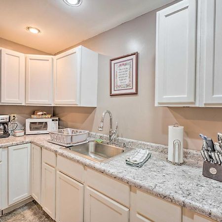 Lovely 3- Bedroom Apartment With Street Parking. Goshen Exterior foto