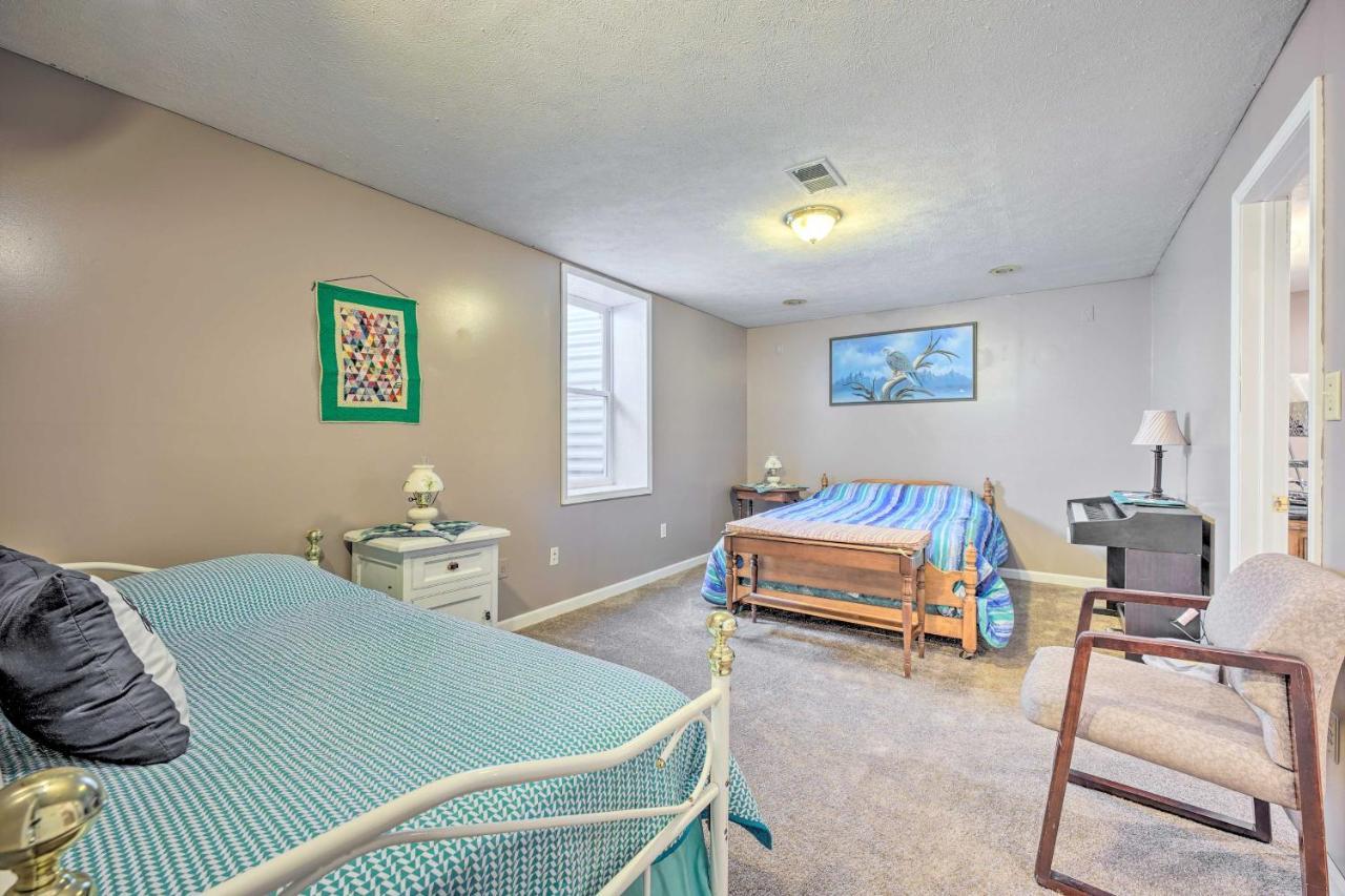 Lovely 3- Bedroom Apartment With Street Parking. Goshen Exterior foto