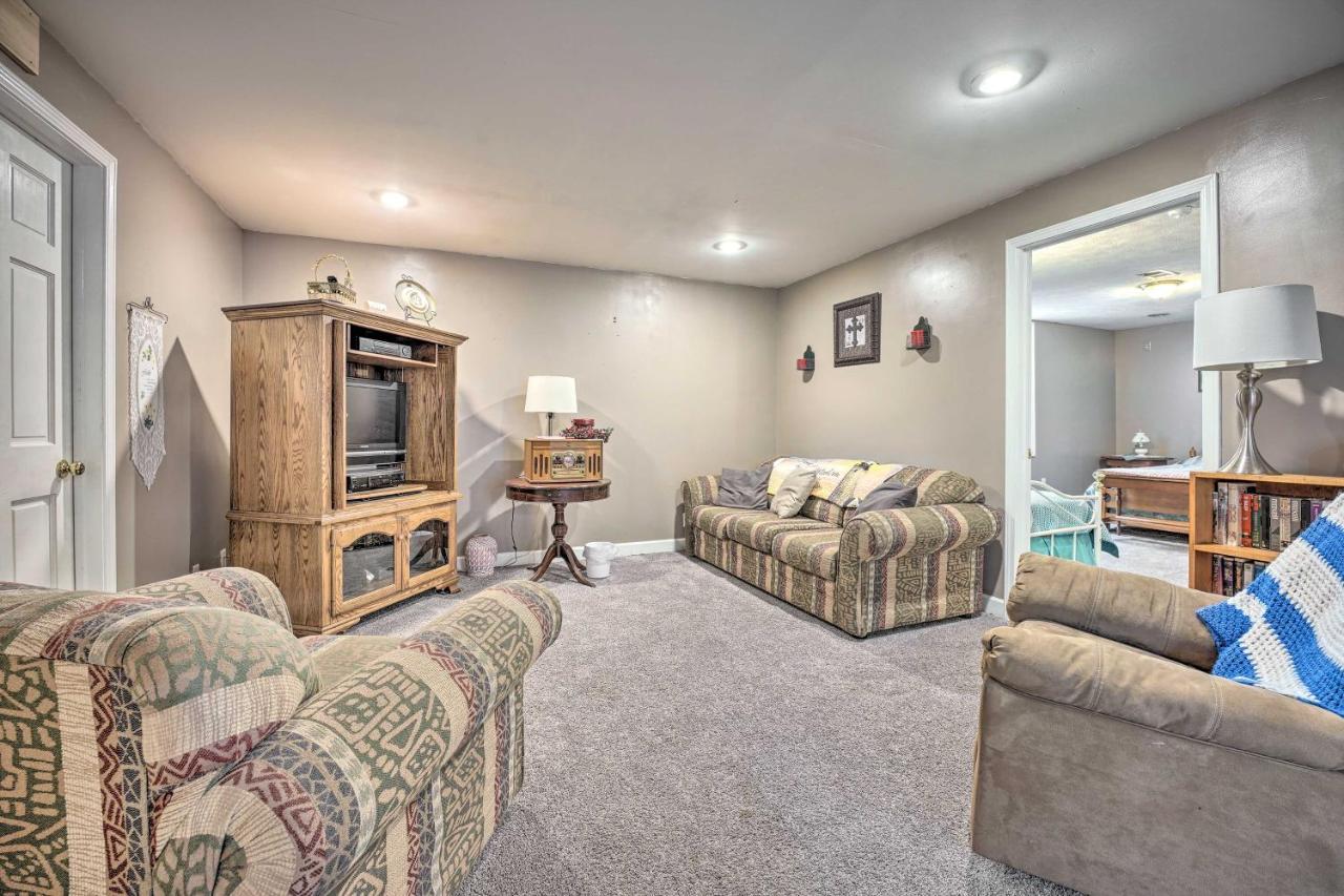 Lovely 3- Bedroom Apartment With Street Parking. Goshen Exterior foto